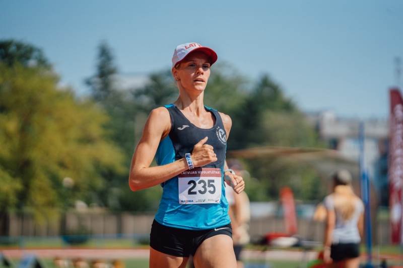 Helmane – Soročenkova kļūst par Latvijas čempioni 10000 m skriešanā, Bogdanovs izcīna 3.vietu