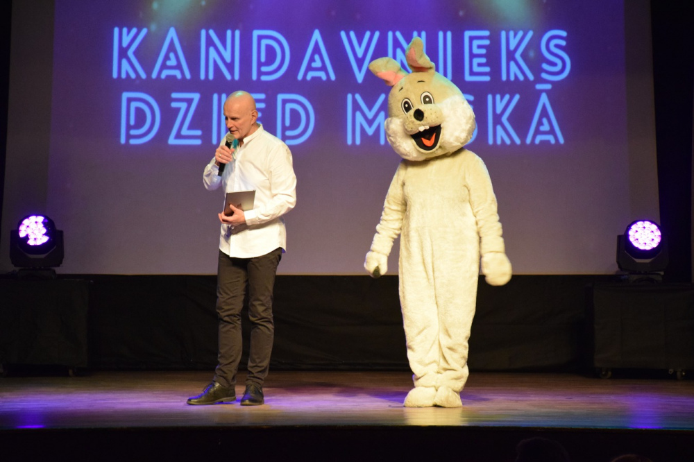 3460_http___kandava_84538_p3.lv_dati_kandava_sovs_kandavnieks_dzied_maska1_dsc0073_84538_p3.jpg