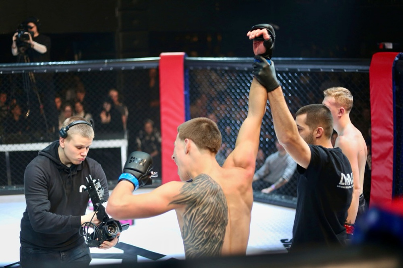 MMA cīkstonis Semeneņa Rīgā izcīna uzvaru pār Niekrašu MMA cīkstonis Semeneņa Rīgā izcīna uzvaru pār Niekrašu
