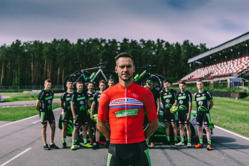 Riteņbraucējs Roze triumfē absolūtajā vērtējumā LČ individuālajā braucienā Riteņbraucējs Roze triumfē absolūtajā vērtējumā LČ individuālajā braucienā