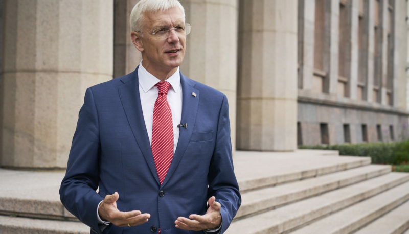 Kariņš: Ja nevarēs vienoties par sankcijām, nebūs jēgas ieviest obligātu Covid-19 vakcināciju vecuma grupā virs 60 gadiem Kariņš: Ja nevarēs vienoties par sankcijām, nebūs jēgas ieviest obligātu Covid-19 vakcināciju vecuma grupā virs 60 gadiem