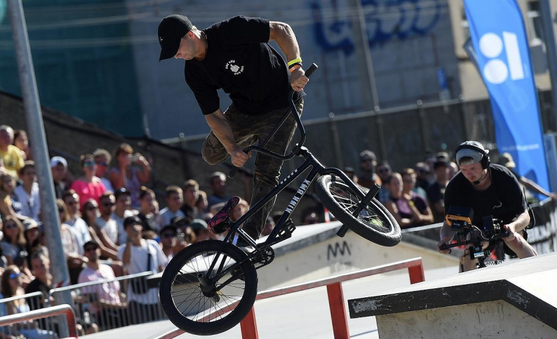 BMX frīstailists Reimanis izcīna medaļu "Simple Summer Session" sacensībās Rīgā