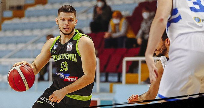 Lomažs gūst 14 punktus Turcijas basketbola līgā Lomažs gūst 14 punktus Turcijas basketbola līgā