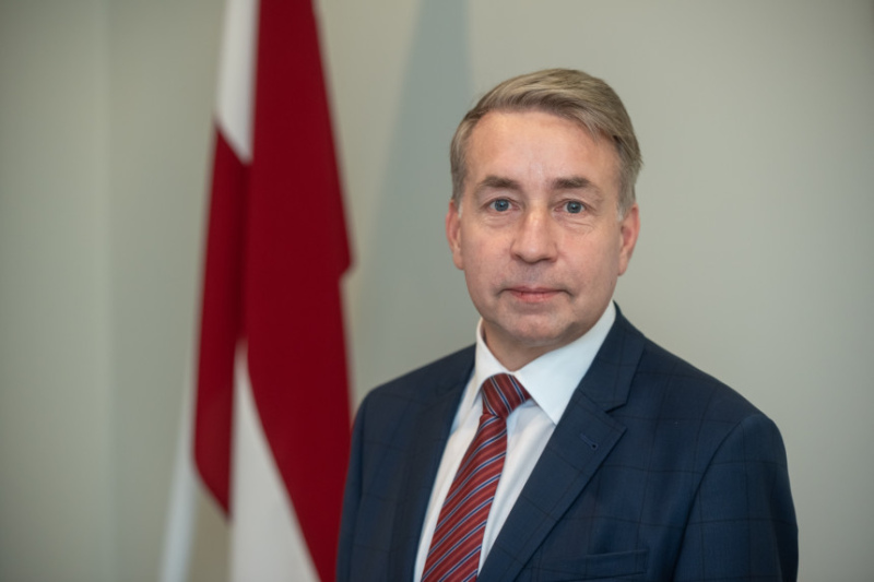 Plāno ieviest "bāzes pensijas" Plāno ieviest "bāzes pensijas"