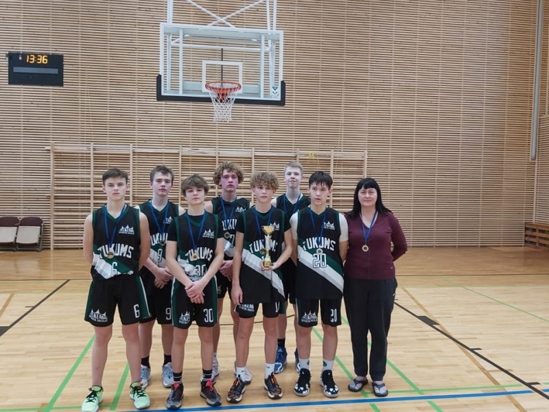Tukuma Sporta skolas zēnu basketbola komanda izcīna 2.vietu turnīrā Igaunijā