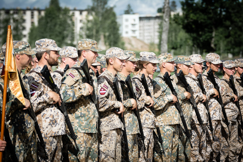 Kopš Ukrainā sācies karš, Latvijas iedzīvotāji izrāda pastiprinātu interesi par iestāšanos Zemessardzē Kopš Ukrainā sācies karš, Latvijas iedzīvotāji izrāda pastiprinātu interesi par iestāšanos Zemessardzē