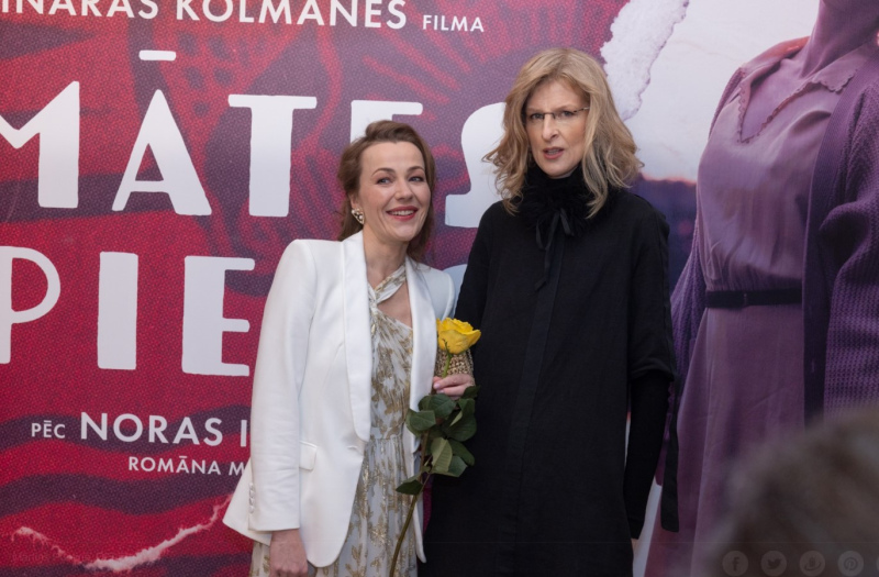 Notikusi pašmāju filmas "Mātes piens" pirmizrāde Notikusi pašmāju filmas "Mātes piens" pirmizrāde