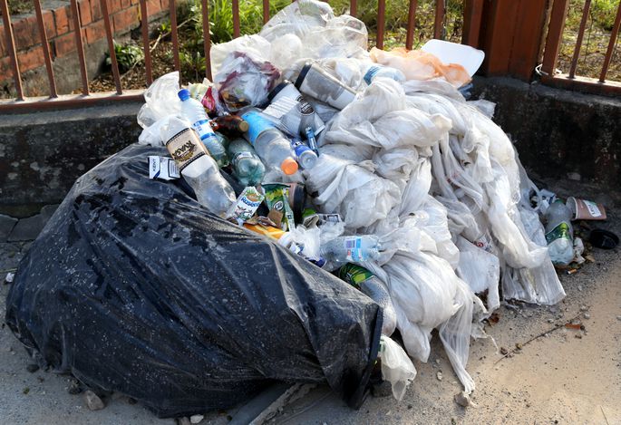 “Piejūra” savu darbu turpina kā līdz šim un atkritumu savākšana notiek atbilstoši esošajiem izvešanas grafikiem un savākšanas maršrutiem “Piejūra” savu darbu turpina kā līdz šim un atkritumu savākšana notiek atbilstoši esošajiem izvešanas grafikiem un savākšanas maršrutiem
