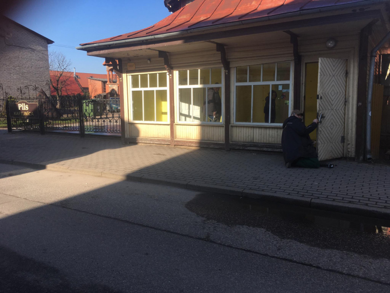 Atbrīvotas bijušā “Narvesen” kioska telpas Pils ielā 6B, Tukumā Atbrīvotas bijušā “Narvesen” kioska telpas Pils ielā 6B, Tukumā