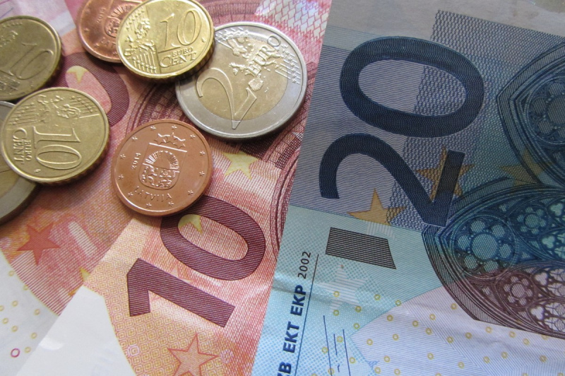 Valsts  no līdzekļiem neparedzētiem gadījumiem segs pusi no pašvaldībās izmaksātajiem krīzes pabalstiem