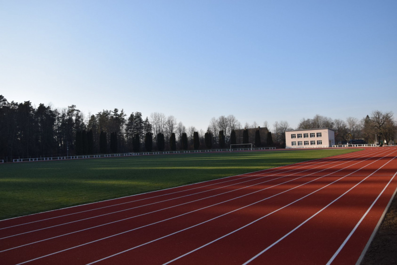 Pieejams atjaunotais Kandavas Lauksaimniecības tehnikuma sporta stadions