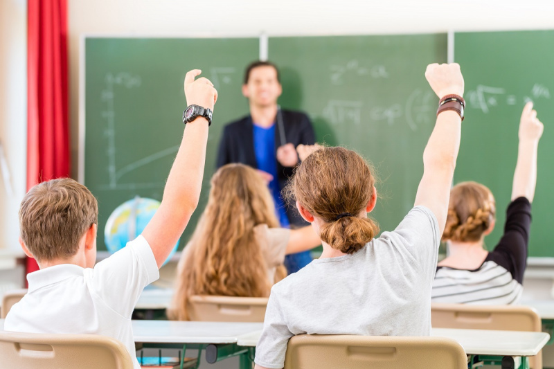 Pedagogiem piešķirs piemaksas par personīgo ieguldījumu kvalitatīva mācību procesa nodrošināšanā pandēmijas apstākļos Pedagogiem piešķirs piemaksas par personīgo ieguldījumu kvalitatīva mācību procesa nodrošināšanā pandēmijas apstākļos