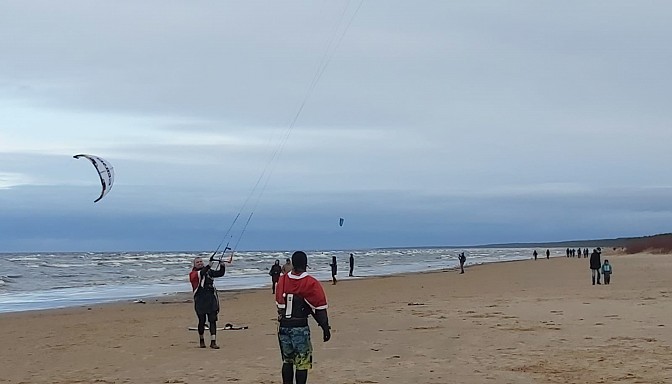 Valdība nosaka jaunus pulcēšanās ierobežojumus - ne vairāk kā divi cilvēki vai ģimene Valdība nosaka jaunus pulcēšanās ierobežojumus - ne vairāk kā divi cilvēki vai ģimene