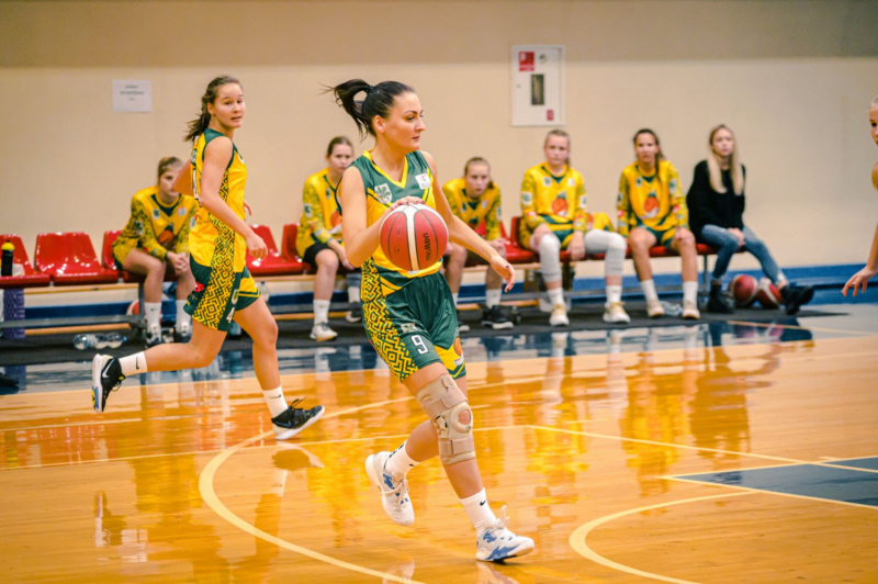 BK "Kandava" basketbolistes izbraukuma spēlē piekāpjas Daugavpils Universitātes meitenēm