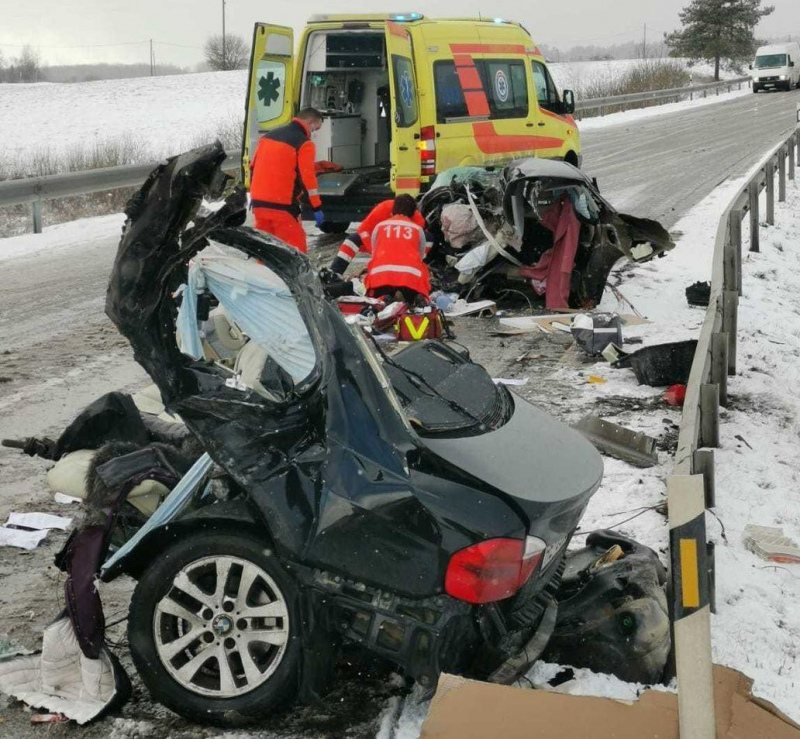 Traģiskajā autoavārijā Kandavas novada Zemītes pagastā gājis bojā viens cilvēks