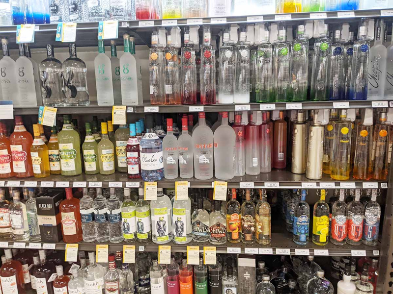 Paaugstina akcīzes nodokļa likmes tabakai un alkoholam Paaugstina akcīzes nodokļa likmes tabakai un alkoholam