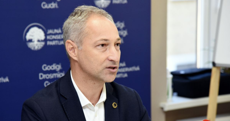 Pašvaldību vēlēšanas parāda: JKP atrodas eksistenciālā krīzē, sākusies atbalstītāju loka sairšana Pašvaldību vēlēšanas parāda: JKP atrodas eksistenciālā krīzē, sākusies atbalstītāju loka sairšana