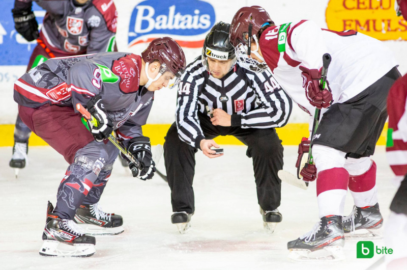 Latvijas hokeja izlase pārbaudes spēlē Tukumā uzveic U18 izlases jauniešus