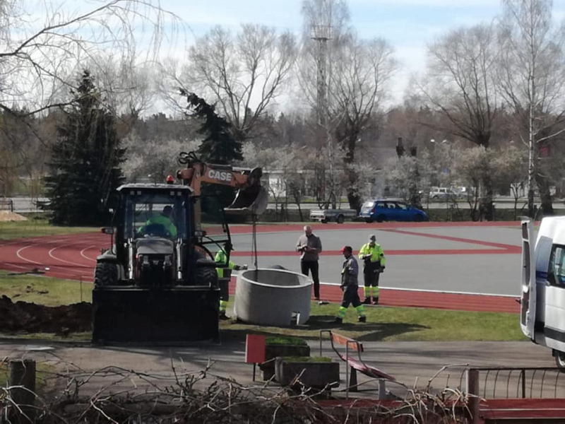 Tukuma sporta skolas stadionā uzsākti laistīšanas sistēmas ierīkošanas darbi Tukuma sporta skolas stadionā uzsākti laistīšanas sistēmas ierīkošanas darbi