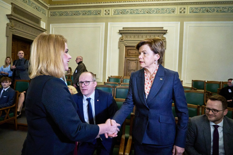 Par jauno Ārlietu ministri apstiprināta diplomāte Baiba Braže Par jauno Ārlietu ministri apstiprināta diplomāte Baiba Braže
