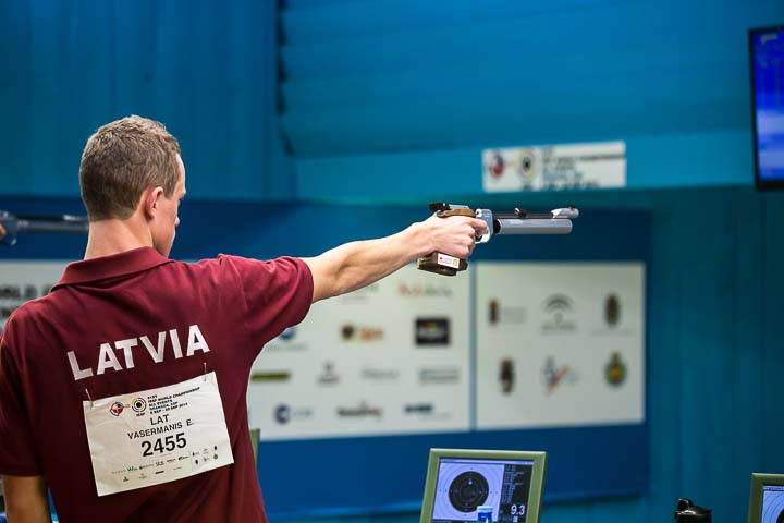 Trīs mēnešus pirms Tokijas spēļu starta pret Covid-19 sāk vakcinēt Latvijas olimpiešus Trīs mēnešus pirms Tokijas spēļu starta pret Covid-19 sāk vakcinēt Latvijas olimpiešus