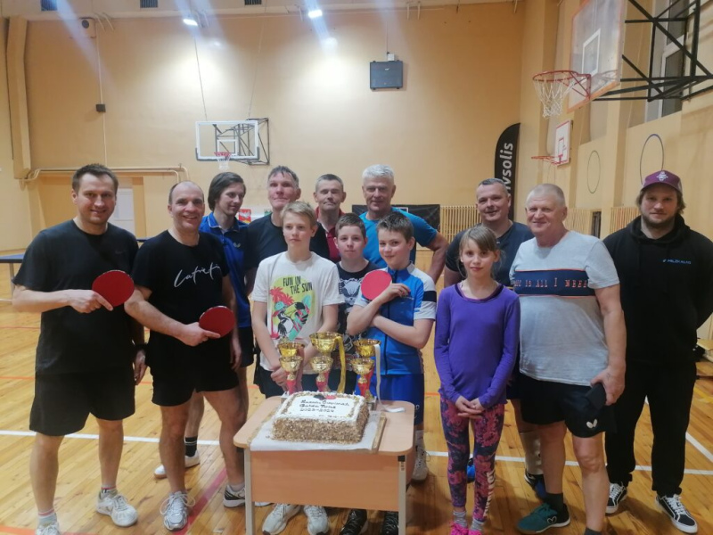 Smārdes čempionāta galda tenisā 7.posmā uzvar Agris Vēveris, bet par sezonas kopvērtējuma čempionu kļūst Dāvis Krūmiņš Smārdes čempionāta galda tenisā 7.posmā uzvar Agris Vēveris, bet par sezonas kopvērtējuma čempionu kļūst Dāvis Krūmiņš