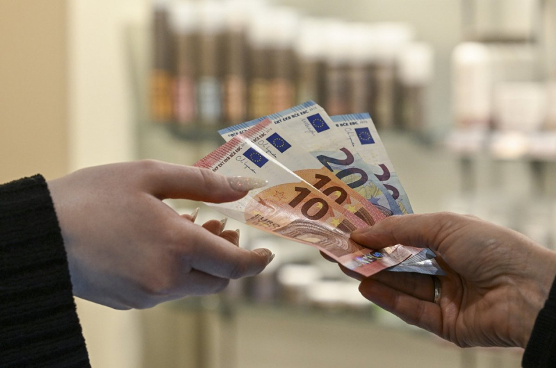 Latvijas Banka rosina likumā stiprināt skaidrās naudas pieejamību Latvijas Banka rosina likumā stiprināt skaidrās naudas pieejamību