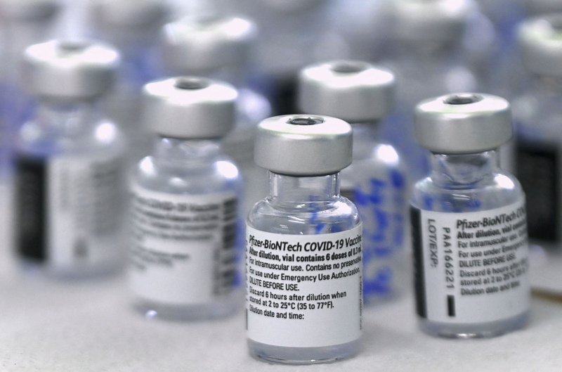 Latvija saņēmusi Pfizer-BioNTech ražoto vakcīnu šīs nedēļas piegādi – 33 930 devas Latvija saņēmusi Pfizer-BioNTech ražoto vakcīnu šīs nedēļas piegādi – 33 930 devas