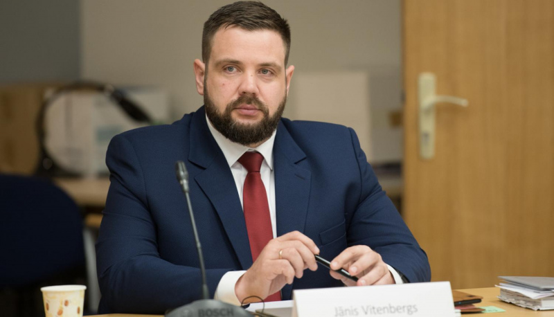 Kariņš parakstījis rīkojumu par Jāņa Vitenberga demisiju Kariņš parakstījis rīkojumu par Jāņa Vitenberga demisiju