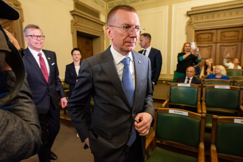 Par jauno Latvijas valsts prezidentu tiek ievēlēts Edgars Rinkēvičs Par jauno Latvijas valsts prezidentu tiek ievēlēts Edgars Rinkēvičs