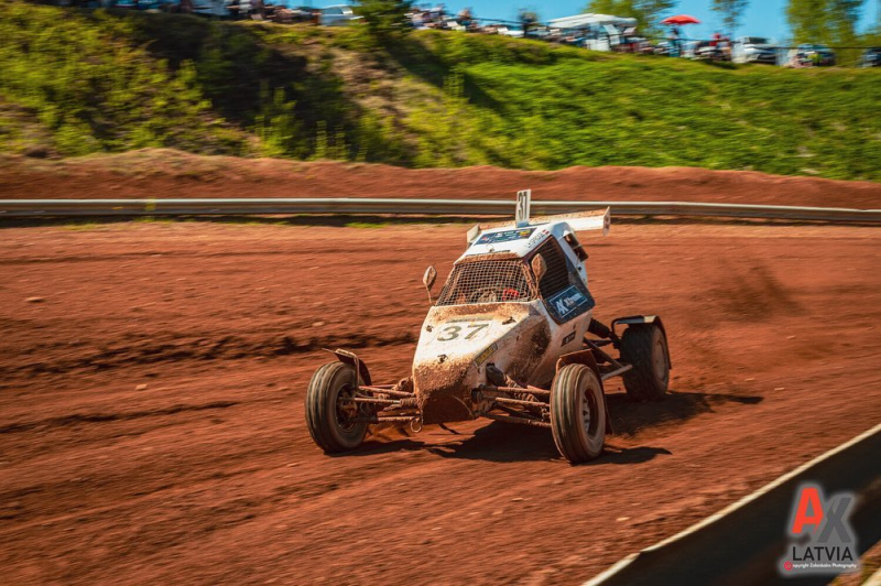 Liene Sproģe piedalījusies Latvijas čempionāta autokrosā 1.posmā