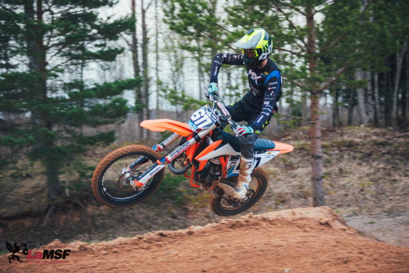 Markuss Kokins Latvijas čempionāta sezonu sāk ar uzvaru 125cc klasē Markuss Kokins Latvijas čempionāta sezonu sāk ar uzvaru 125cc klasē