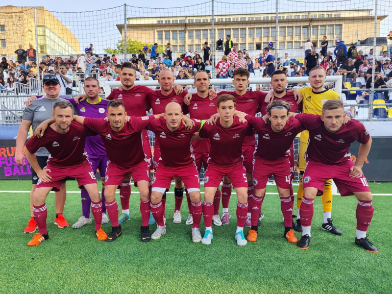 Latvijas minifutbola komanda spēlē neizšķirti ar Franciju Latvijas minifutbola komanda spēlē neizšķirti ar Franciju