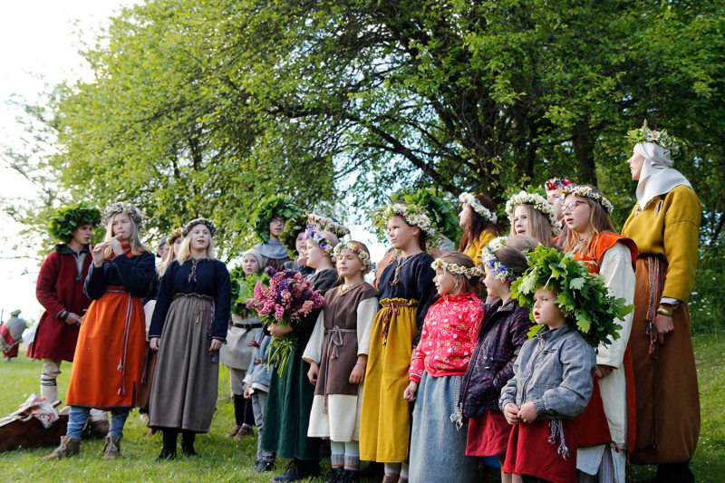 Nākamgad Jāņos varētu būt piecas brīvas dienas