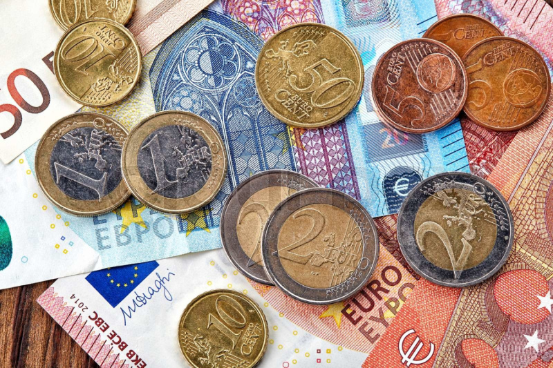 Ministrija: Jaunie minimālo ienākumu apmēri labvēlīgi ietekmēs 100 000 iedzīvotāju Ministrija: Jaunie minimālo ienākumu apmēri labvēlīgi ietekmēs 100 000 iedzīvotāju