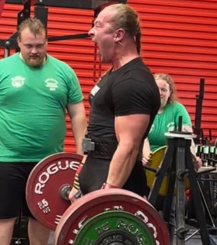 Raivis Hofs uzvar Dienvidjorkšīras čempionātā poverliftingā Raivis Hofs uzvar Dienvidjorkšīras čempionātā poverliftingā