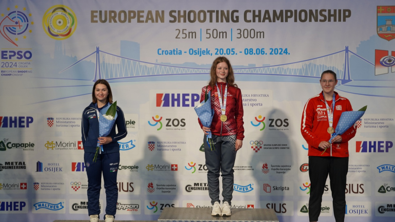 Alise Dvarišķe izcīna 1.vietu Eiropas čempionātā šaušanā junioriem Alise Dvarišķe izcīna 1.vietu Eiropas čempionātā šaušanā junioriem