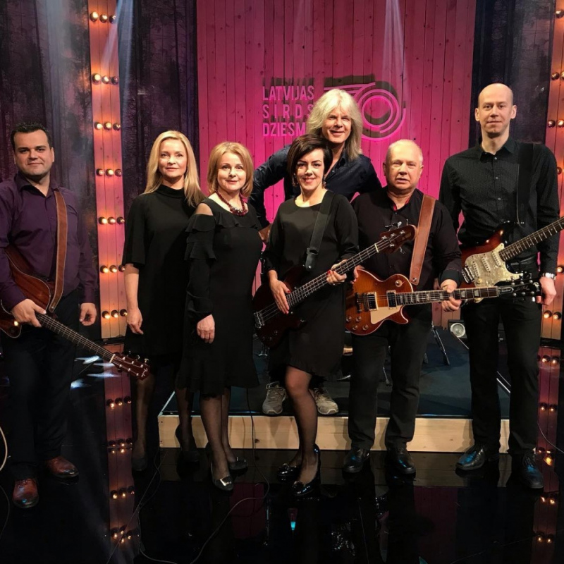 Kandavas grupa “Miera vējos” izdod jaunu albumu “Dzīve ir skaista” Kandavas grupa “Miera vējos” izdod jaunu albumu “Dzīve ir skaista”