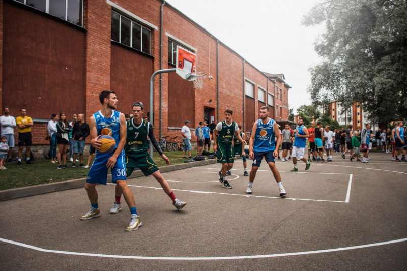 Tukumā aizvadīts šīs sezonas pirmais 3x3 basketbola turnīrs Tukumā aizvadīts šīs sezonas pirmais 3x3 basketbola turnīrs