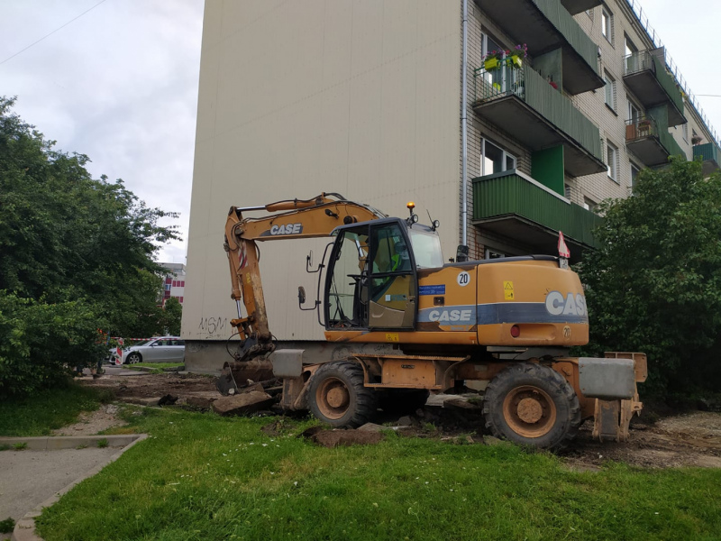 Tukumā, Meža ielā 2 sākušies gājēju celiņa labiekārtošanas darbi Tukumā, Meža ielā 2 sākušies gājēju celiņa labiekārtošanas darbi
