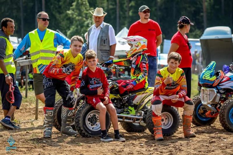 Tukuma novada motokrosa braucējiem medaļas sacensībās Madonā