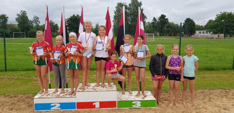 Tukuma jaunajām pludmales volejbolistēm 2.vieta Kuldīgas čempionātā