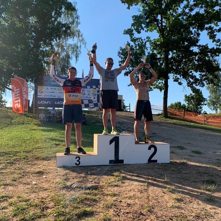 Freimanis izcīna 2. vietu Latvijas čempionātā motokrosā starp amatieriem; Kokinam 2. vieta starp junioriem Freimanis izcīna 2. vietu Latvijas čempionātā motokrosā starp amatieriem; Kokinam 2. vieta starp junioriem