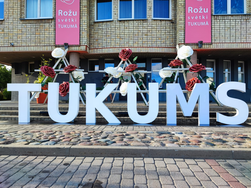 Nedēļas nogalē Tukumā svinēs "Rožu svētkus" Nedēļas nogalē Tukumā svinēs "Rožu svētkus"