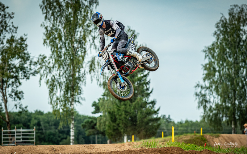 Kokins un Straubergs Latvijas čempionāta 4.posmā motokrosā kāpj uz goda pjedestāla Kokins un Straubergs Latvijas čempionāta 4.posmā motokrosā kāpj uz goda pjedestāla