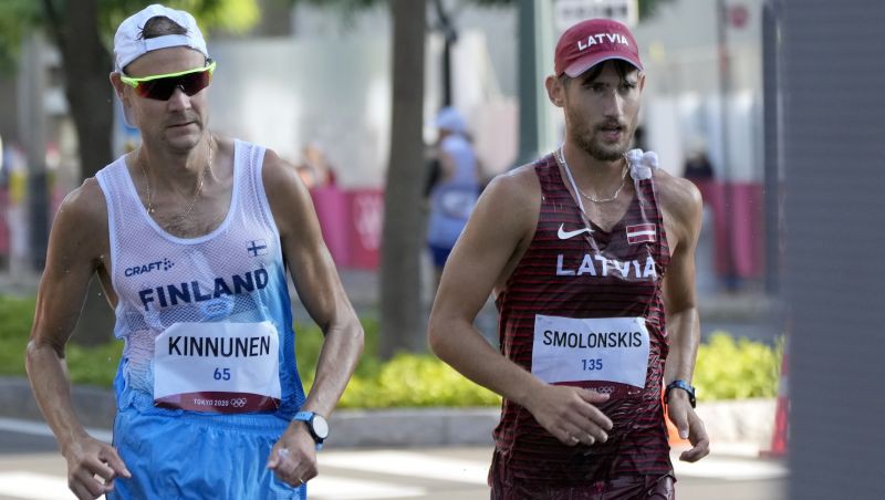 Ruslans Smolonskis Tokijas olimpiskajās spēlēs tiek diskvalificēts 50 km distancē