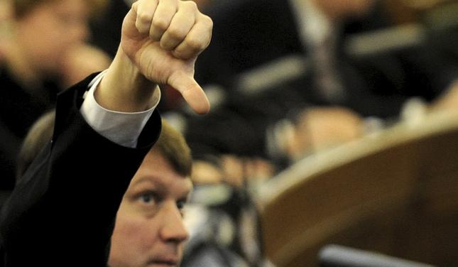 Noraida rosinājumu atteikties no iespējas atlaist pret Covid-19 nevakcinētos