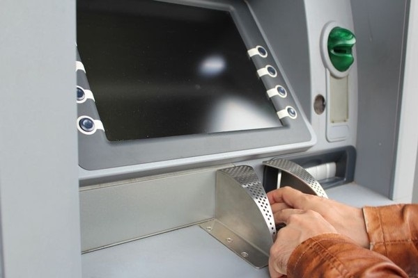 Latvijas Banka atbalsta ieceri noteikt bankām jaunu nodokli lielās peļņas dēļ Latvijas Banka atbalsta ieceri noteikt bankām jaunu nodokli lielās peļņas dēļ
