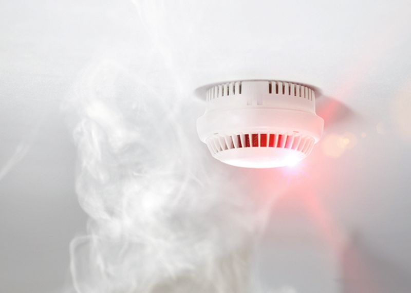 No nākamā gada katrā mājā jābūt dūmu detektoram. Par tā neesamību sekos sods no 30 līdz 280 EUR