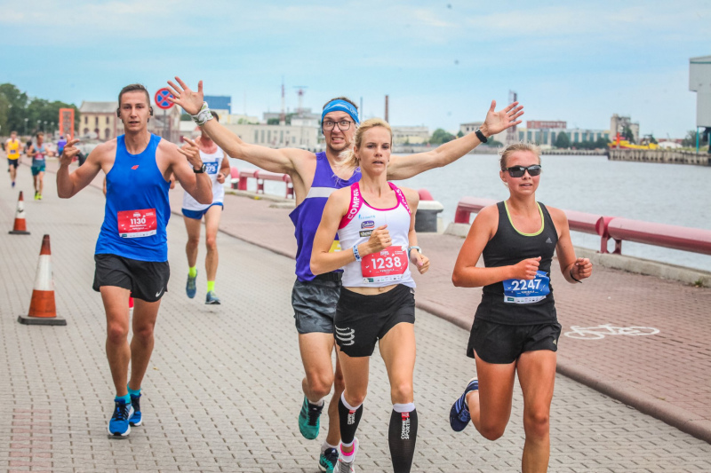 Karīna Helmane - Soročenkova Rīgas maratona 10 km distancē izcīna 2.vietu
